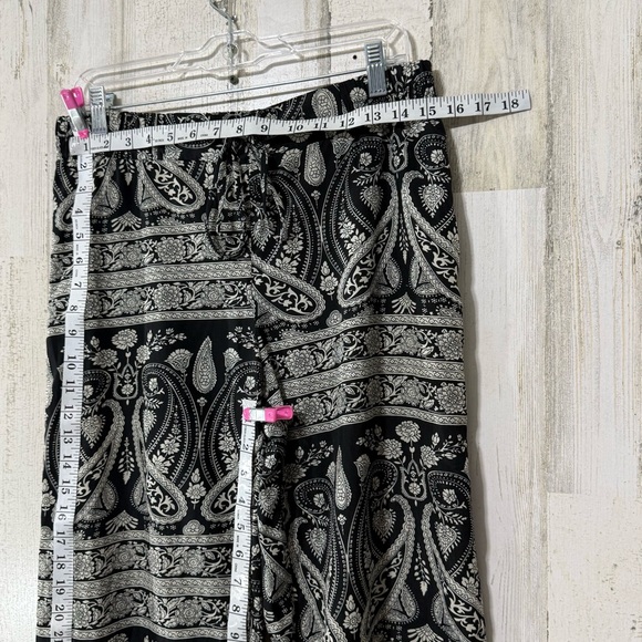 Stoosh Black and White Paisley Wide Leg Pants - Picture 4 of 9